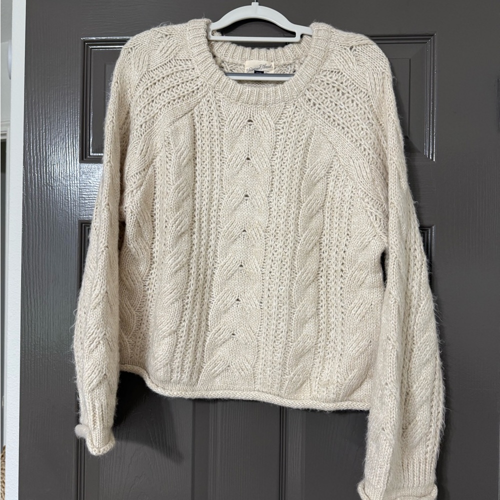 Universal Thread Cream Cable Knit Sweater